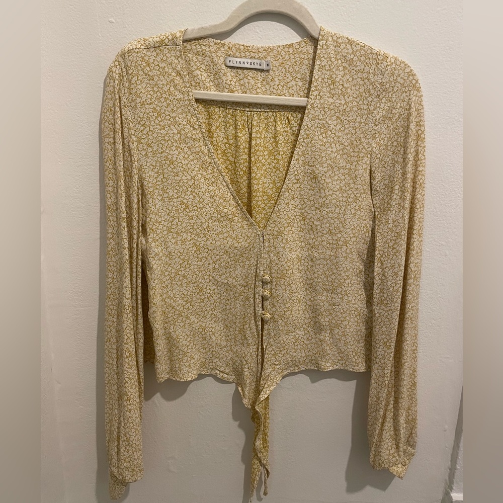 Flynn Skye floral tie front blouse size medium